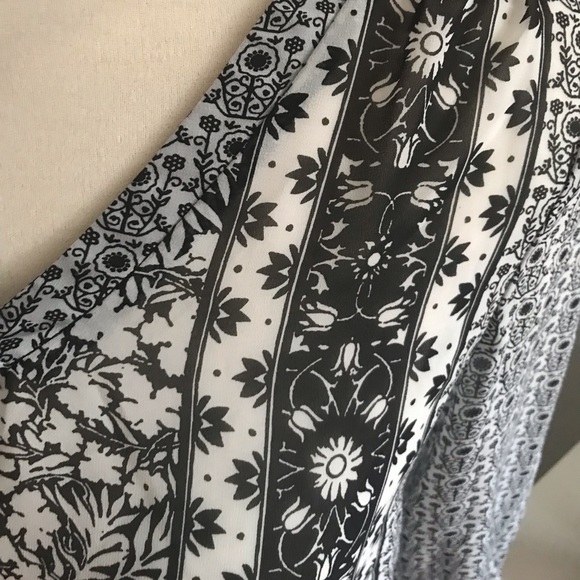 Old Navy Chiffon Floral Tunic - Picture 3 of 3